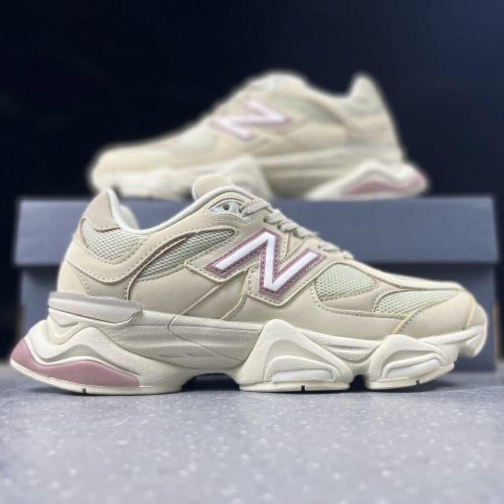9060 Series New Balance Cream Sneakers
